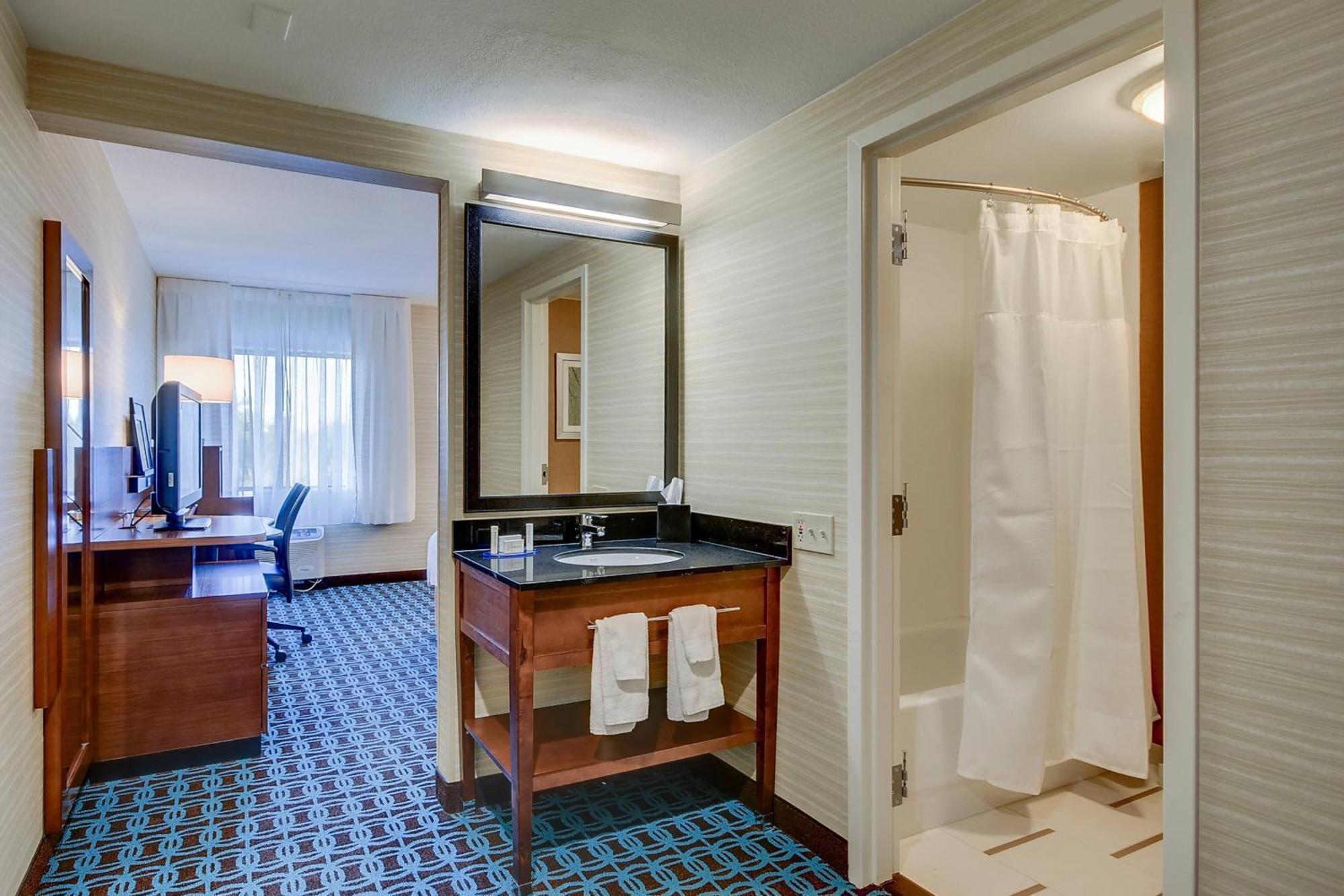 Fairfield Inn By Marriott Burlington Williston Esterno foto
